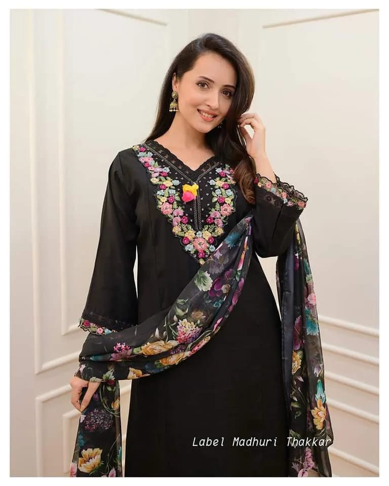 Embroidery VIP Linen Kameez Set