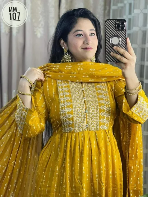 Embroidery & Printed Cut Naira Set  ( MM107 )